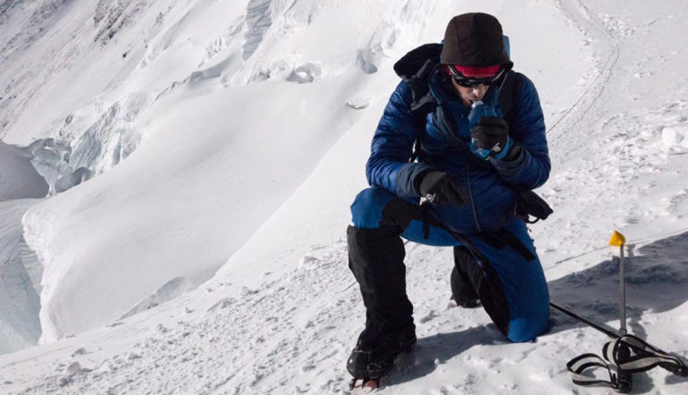 Kilian Jornet logra la cima del Everest