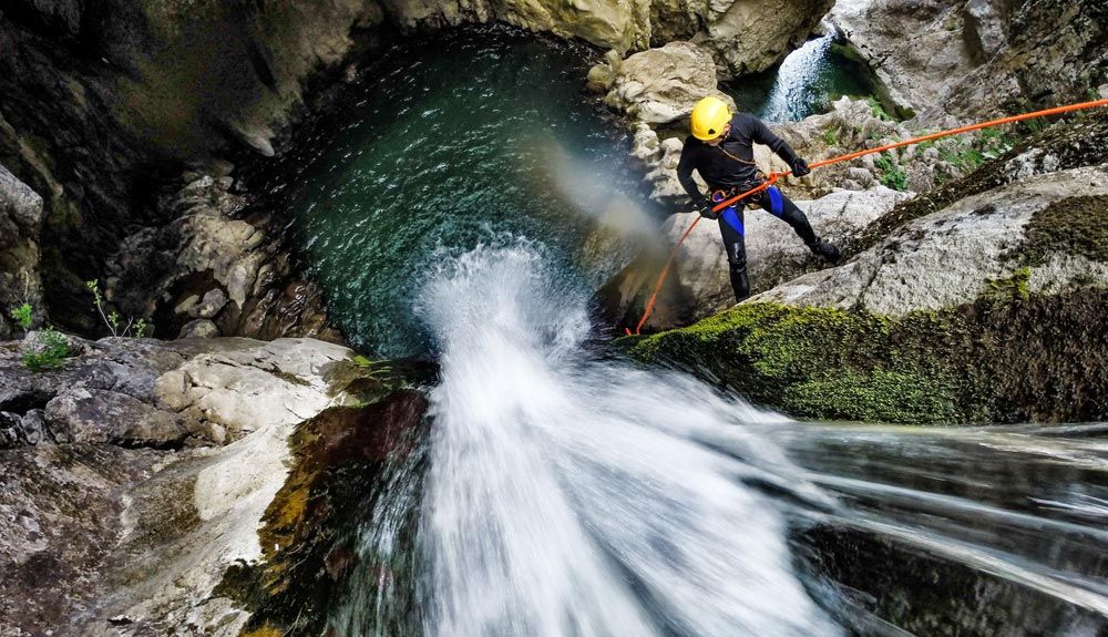 7 consejos para rapelar en un barranco
