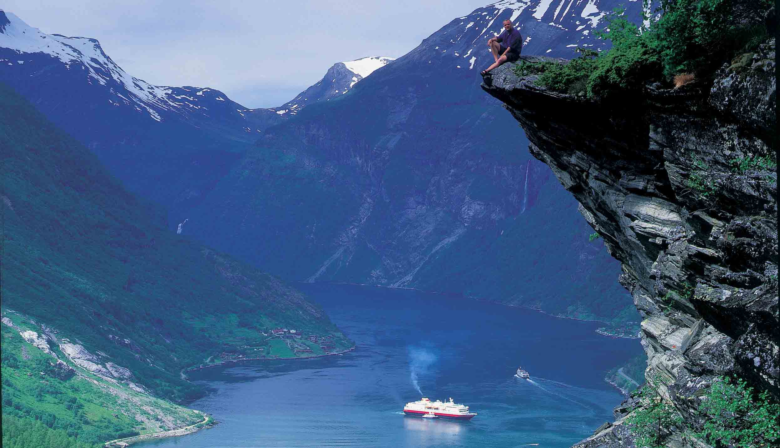 Un viaje hacia el sol de medianoche con Hurtigruten