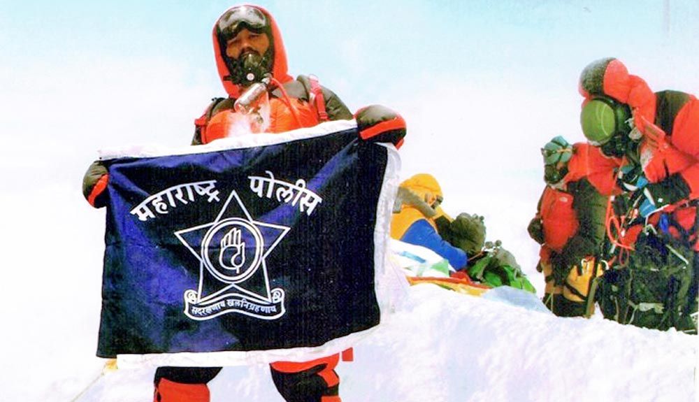 Consecuencias de falsificar tu ascensión al Everest: despedidos de sus trabajos