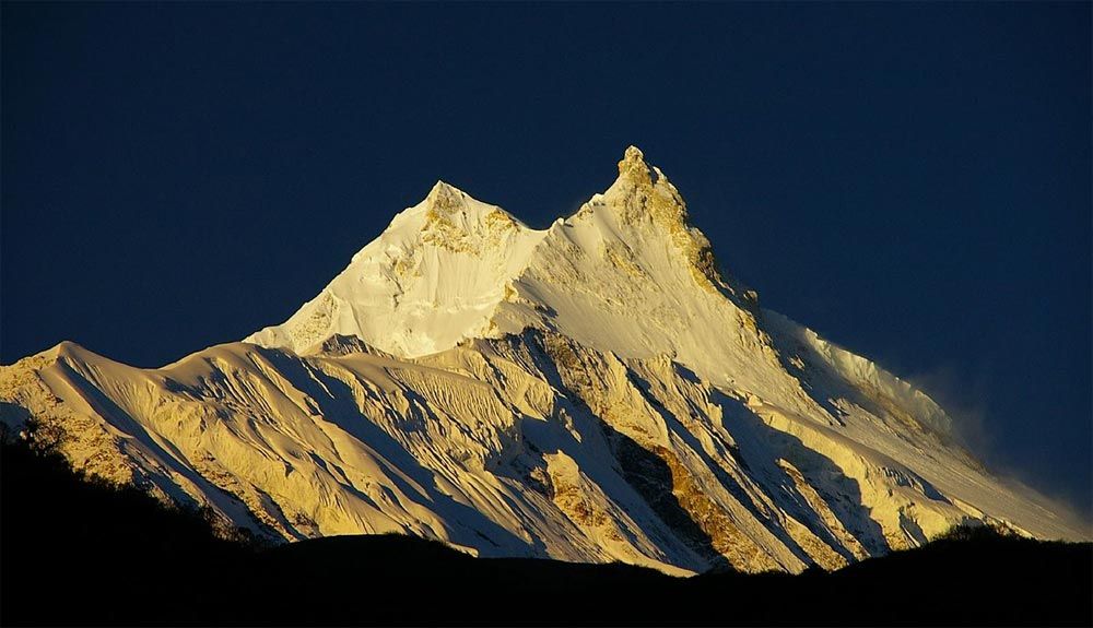 El Manaslu se cobra la primera víctima de la temporada