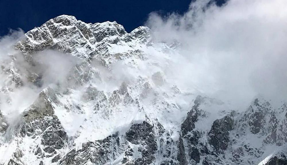 Nueva ruta en la cara sur del Nuptse