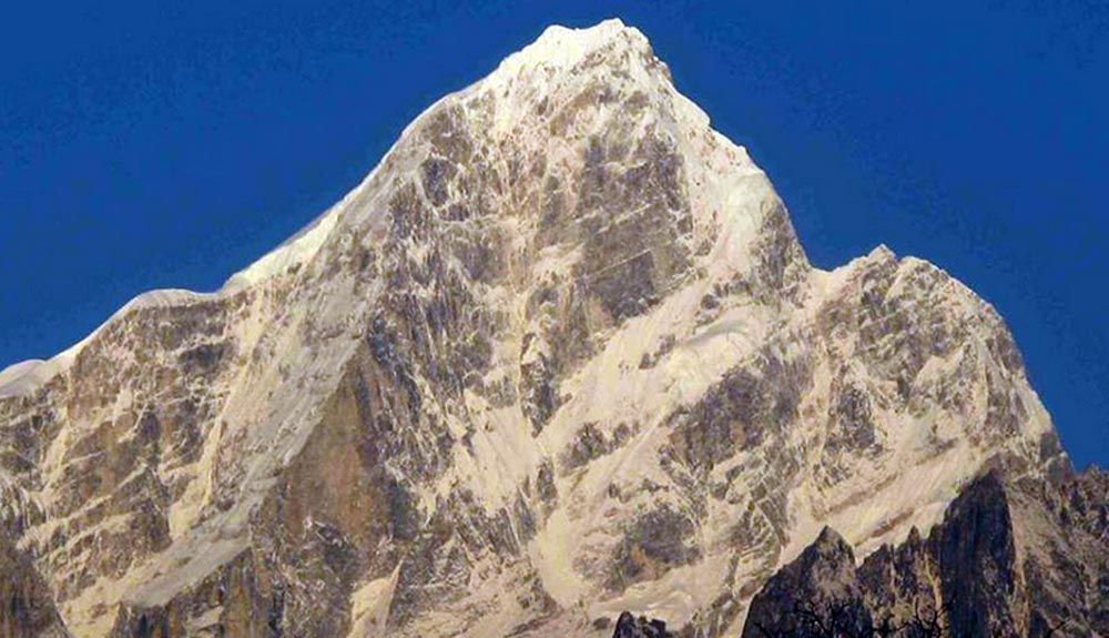 Nueva ruta en la cara Oeste del Mount Edgard