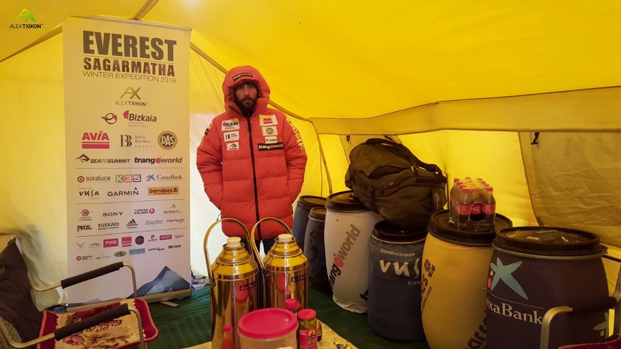 Alex Txikon ya está en el Campo Base del Everest