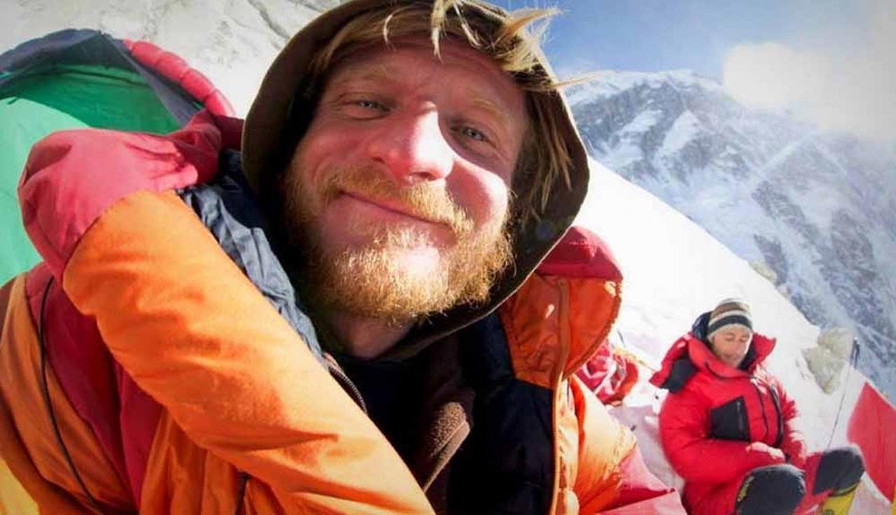 Alex Txikon avanza hacia el C2, comienza el asedio al K2 y el Nanga Parbat cede hasta los 7.300 metros