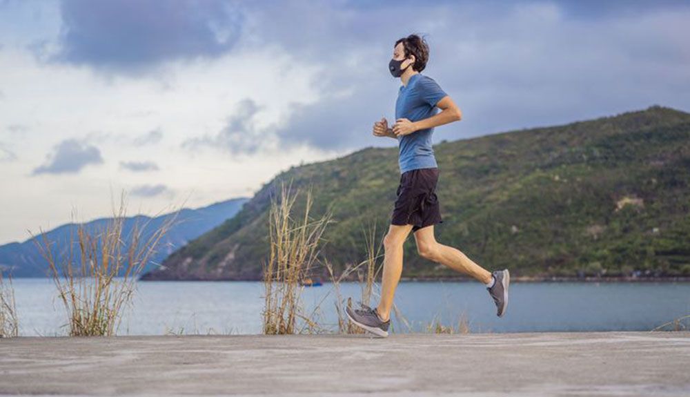 ¿Correr con mascarilla es obligatorio?