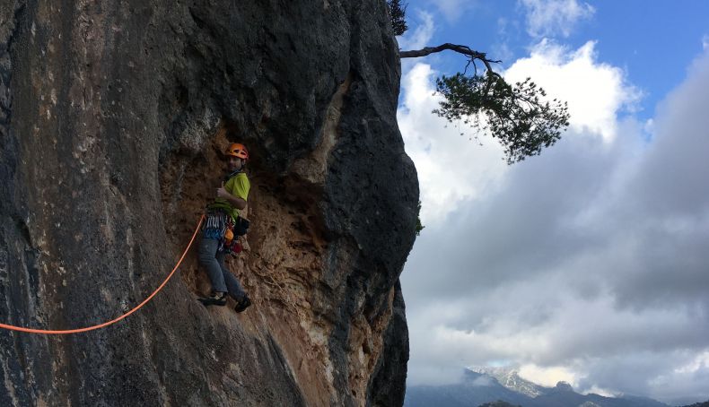 Eneko en el L4 durante la primera ascención en libre de Polvorilla. Eneko en el L4 durante la primera ascención en libre de Polvorilla.