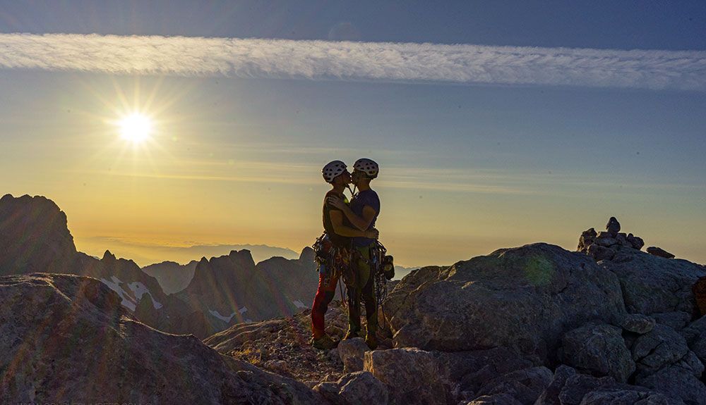 Un beso en el Naranjo de Bulnes