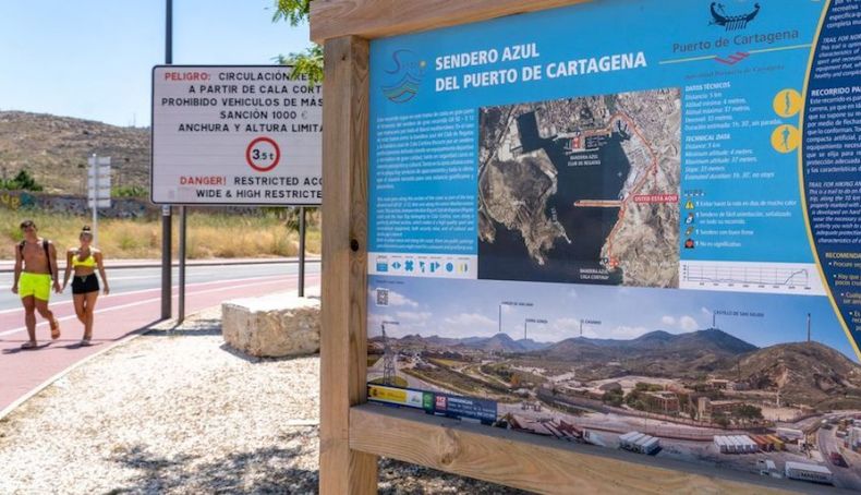 En España existen 68 Senderos Azules repartidos por todas las comunidades costeras. En España existen 68 Senderos Azules repartidos por todas las comunidades costeras.