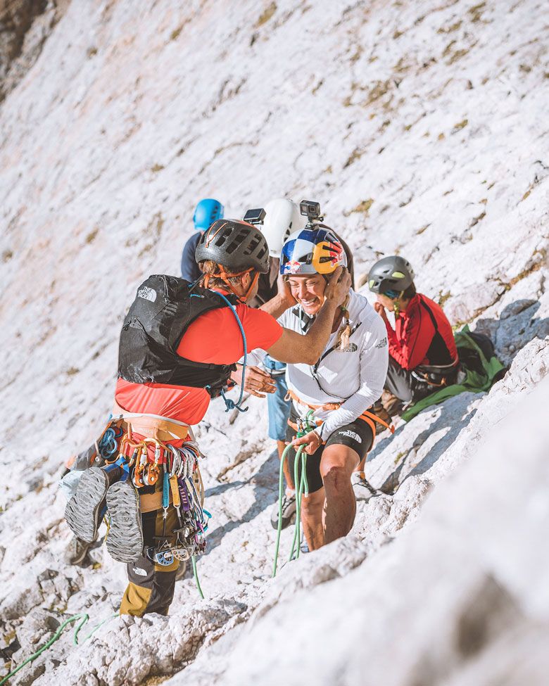 Eneko y Fernanda tras hacer cima en el Naranjo de Bulnes Eneko y Fernanda tras hacer cima en el Naranjo de Bulnes