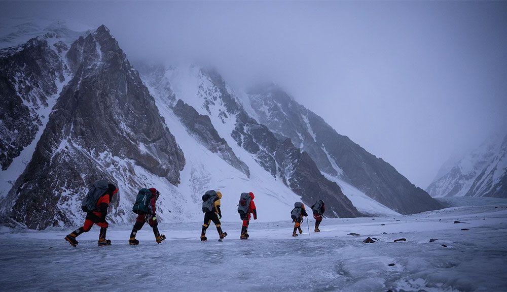 El equipo de Nirmal Purja rumbo a los campos superiores Foto Nirmal Purja