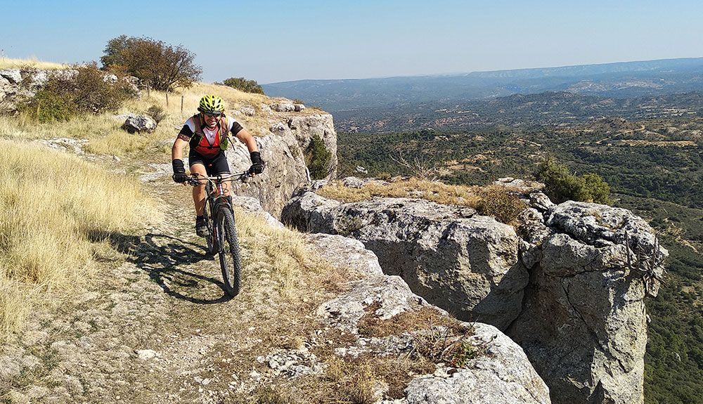 Ruta de mountain bike por las Tetas de Viana