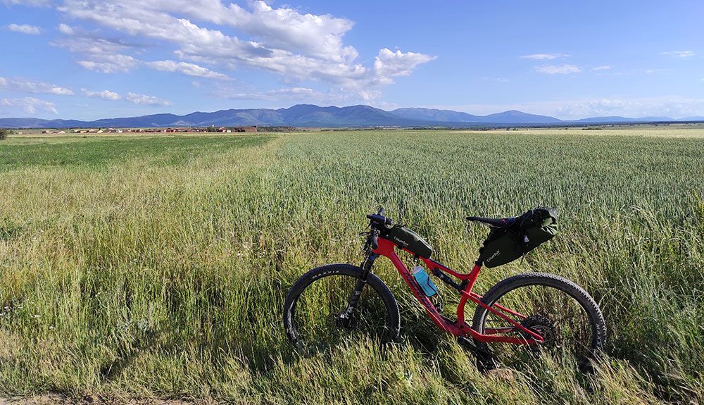 A dos ruedas por los contornos amables de Segovia