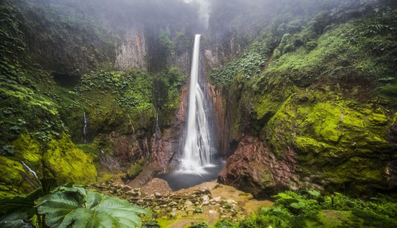 La espectacular catarata de Bajos del Toro La espectacular catarata de Bajos del Toro