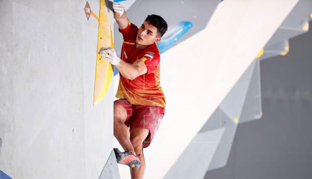 Alberto Ginés se lleva la primera medalla de oro en la historia de la escalada como deporte olímpico