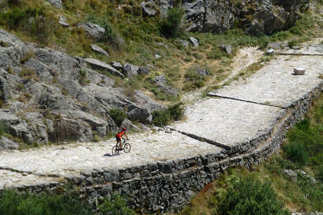 Puertos de Gredos en mountain bike