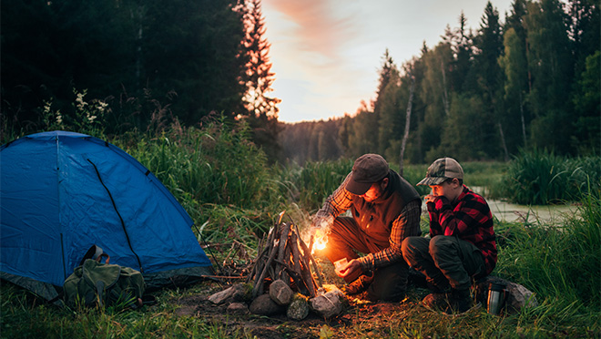 Cómo convencer a tus amigos para una acampada invernal