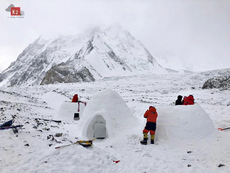 Alex Txikon: ‘Dormir en un iglú me ha regalado la mejor noche de mi vida en un campo base invernal’