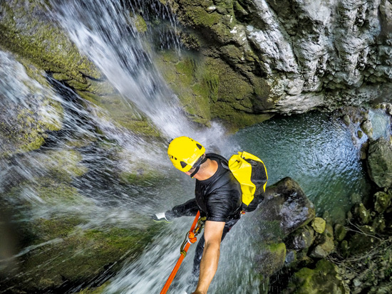 Aventuras por tierra, mar, ríos y aire