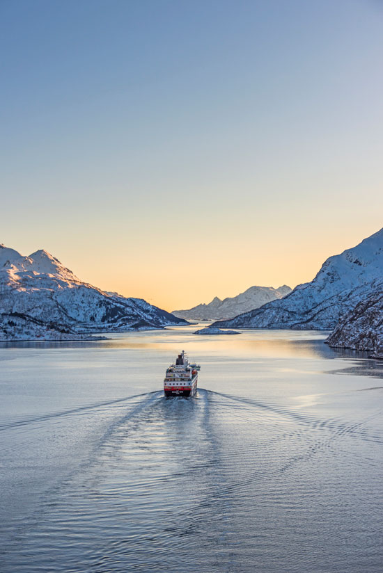 Descubrir las Auroras Boreales a bordo de Hurtigruten