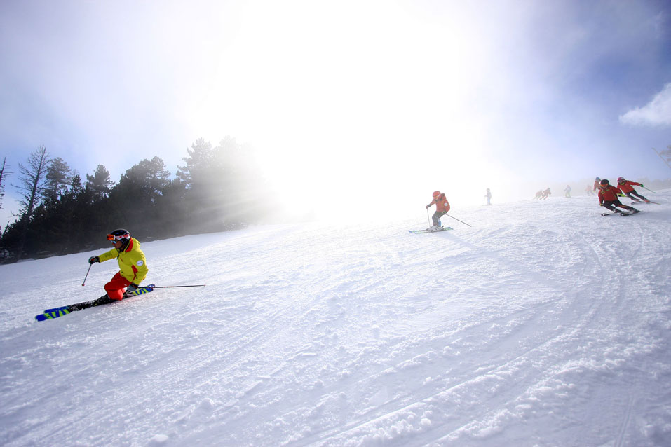 El Pirineo francés abre sus puertas al invierno