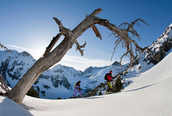 12 viajes para amantes del esquí de montaña