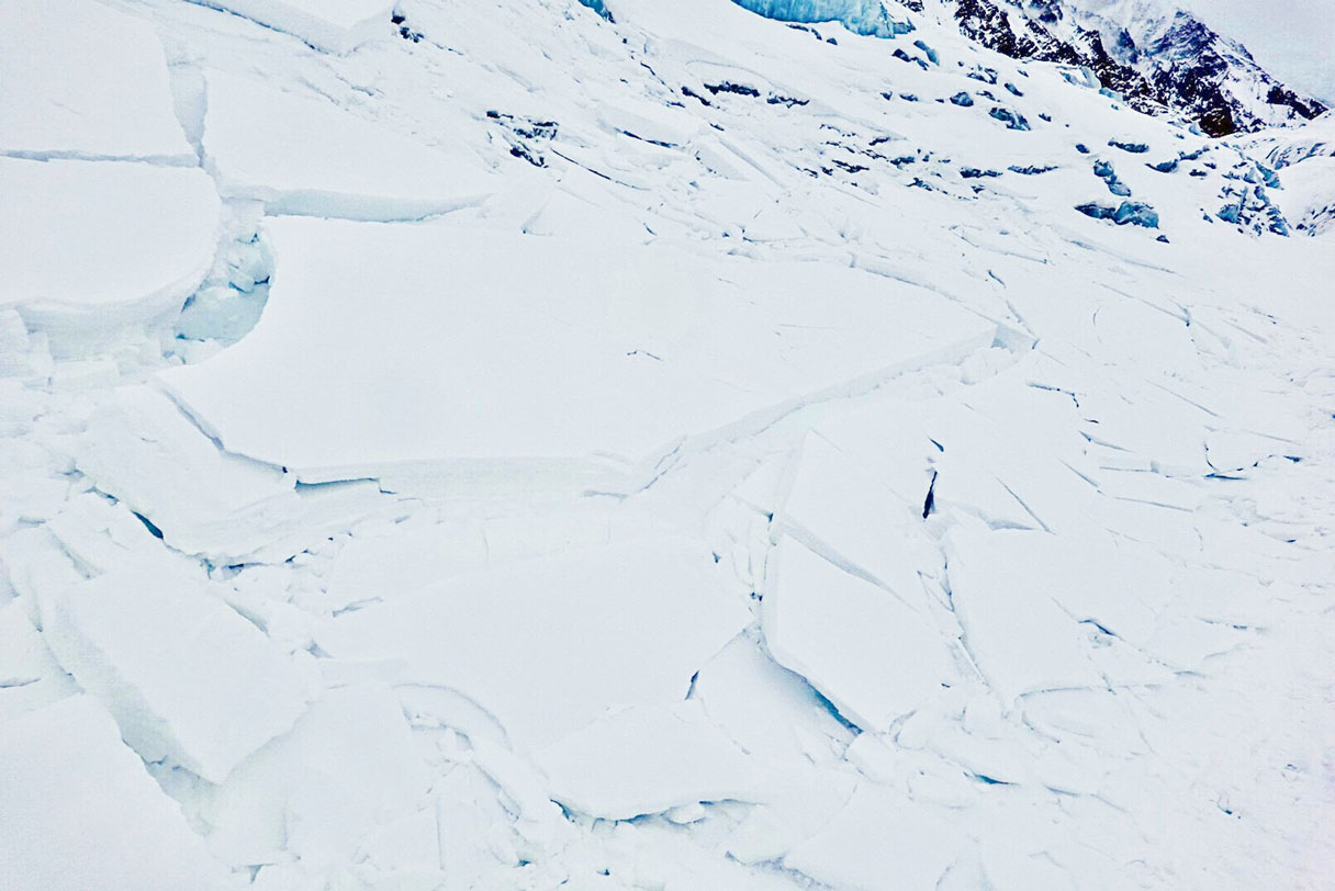 El invierno amenaza a Simone Moro y Tamara Lunger