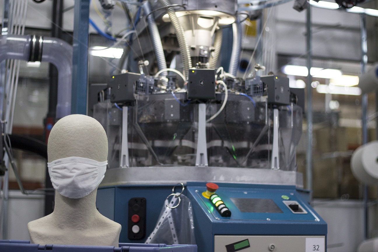 Lurbel arrima el hombro para fabricar material sanitario