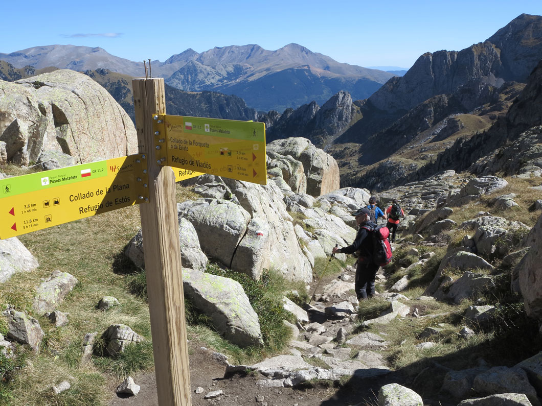 Posets (3.375 m) por la Cresta de las Espadas