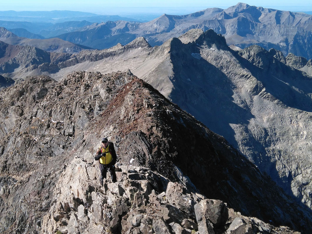 Posets (3.375 m) por la Cresta de las Espadas
