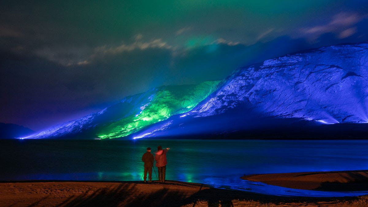 Las montañas irlandesas se iluminan para lanzar un mensaje de esperanza    